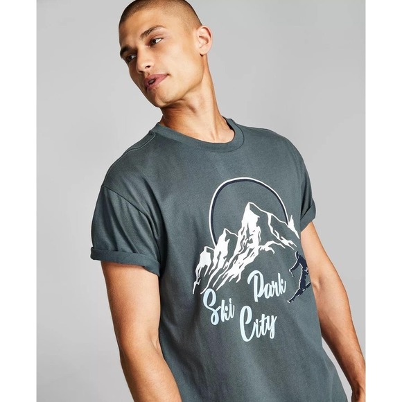And Now This Men's Oversized-Fit Ski Park City Graphic T-Shirt Green Medium NWT - Picture 1 of 3